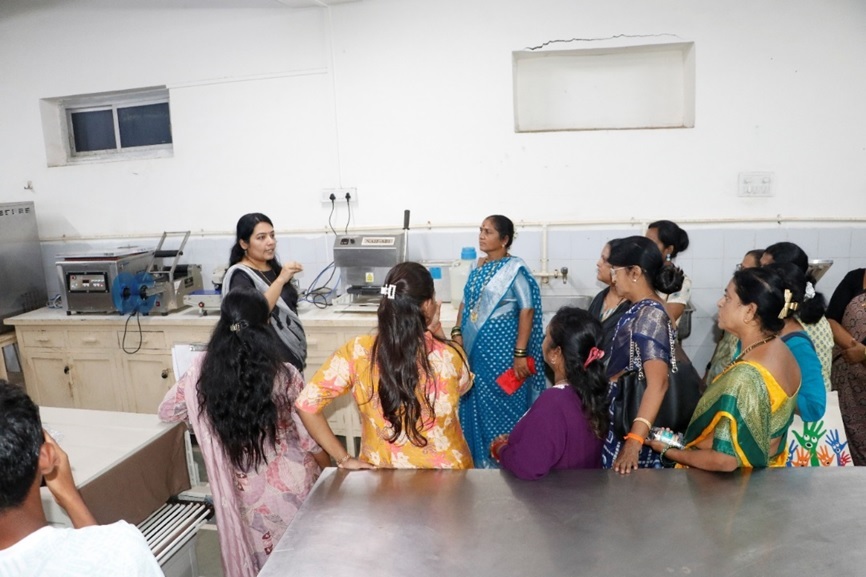 आईसीएआर-सीआईएफई ने जल उद्योगिनी 2.0 का आयोजन किया: महिला जल उद्यमिता… की छवि